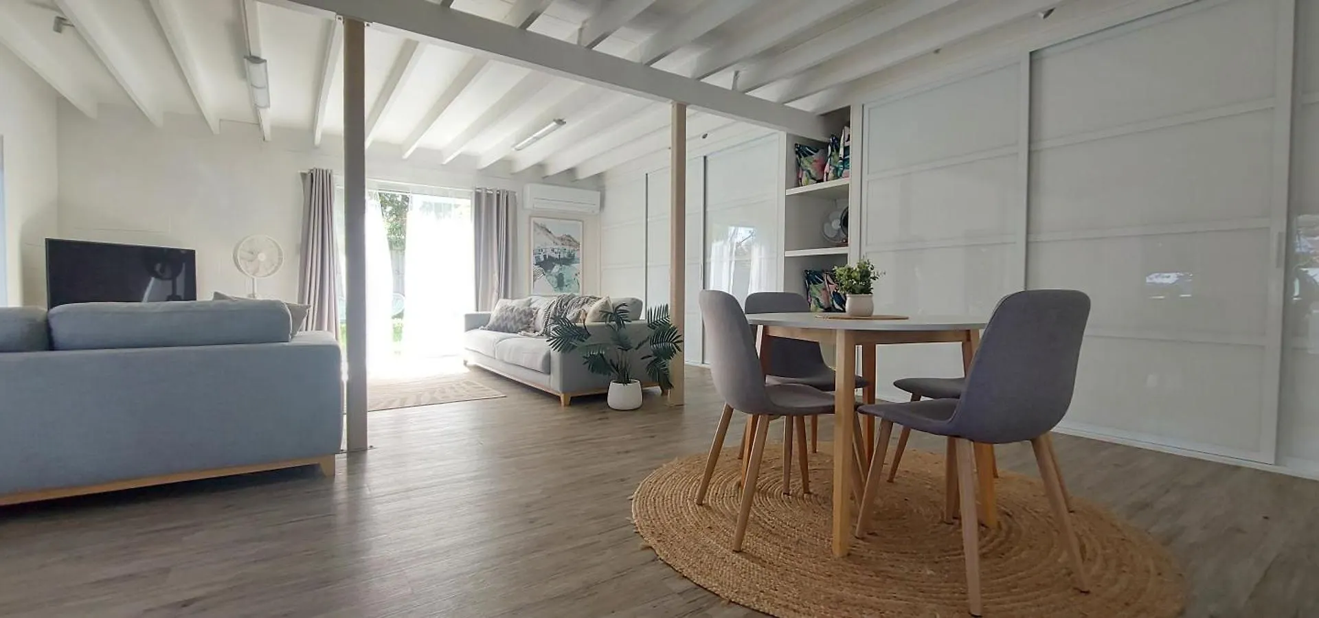 Holiday home Spacious Coastal Retreat Sleeps 10 5Mins Beach Maroochydore Australia
