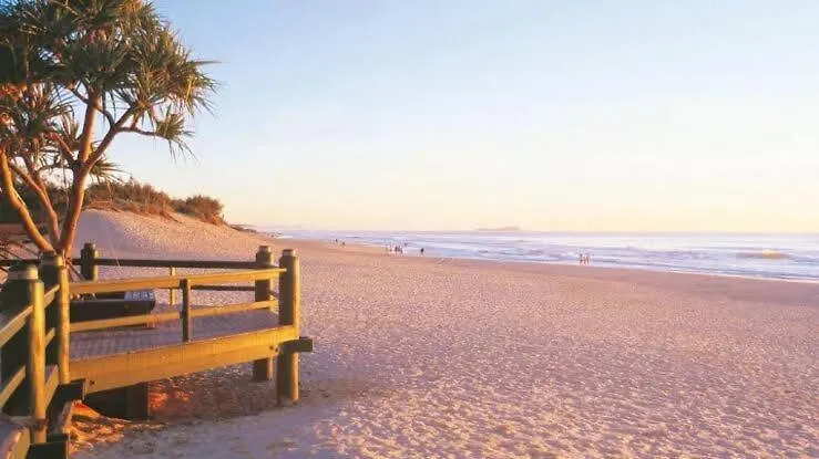 Holiday home Spacious Coastal Retreat Sleeps 10 5Mins Beach Maroochydore