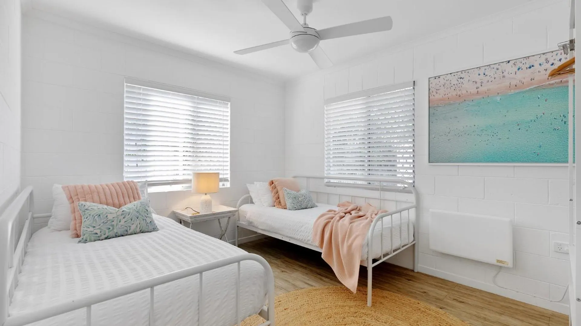 Spacious Coastal Retreat Sleeps 10 5Mins Beach Maroochydore Australia