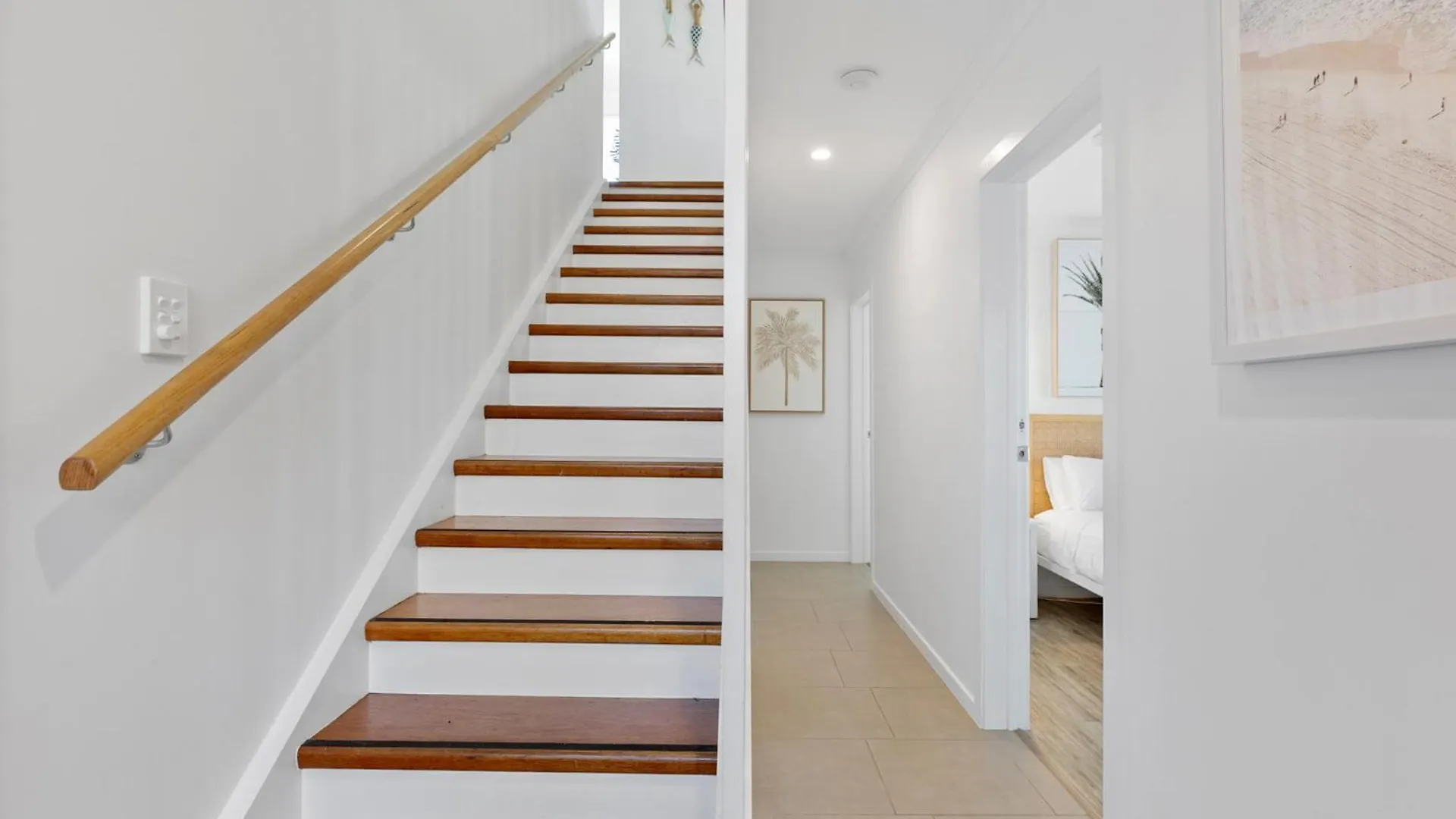 Spacious Coastal Retreat Sleeps 10 Pacman Fireplace 5Mins Beach Maroochydore