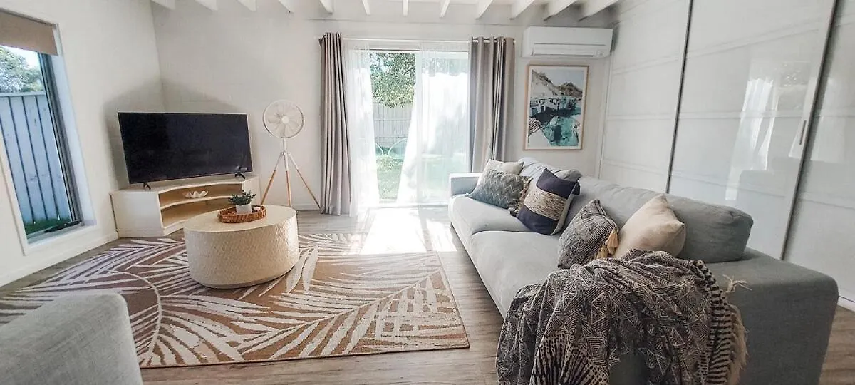 Spacious Coastal Retreat Sleeps 10 5Mins Beach Maroochydore