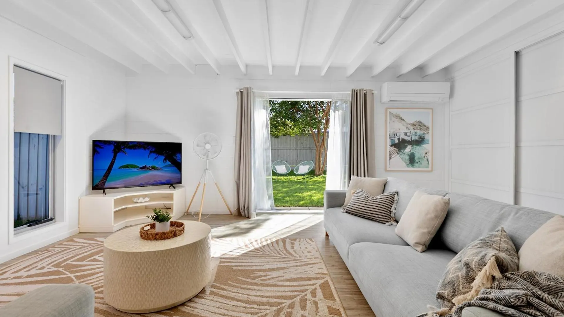 Spacious Coastal Retreat Sleeps 10 Pacman Fireplace 5Mins Beach Maroochydore 0*,  Australië